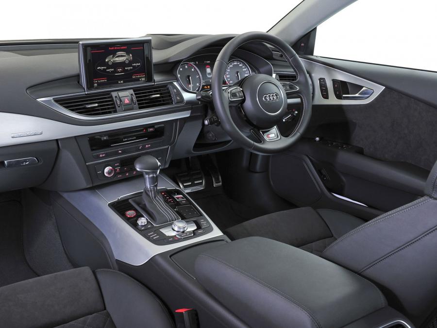 Торпедо Audi S7 Sportback 2012 года  (ZA) (фото 9 из 12)